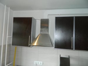 Установка вытяжки на кухне в Новошахтинске